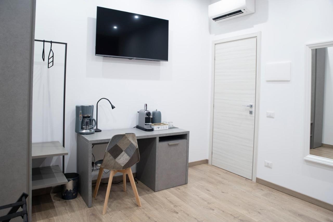 Catone Luxury Rooms Rome Exterior photo